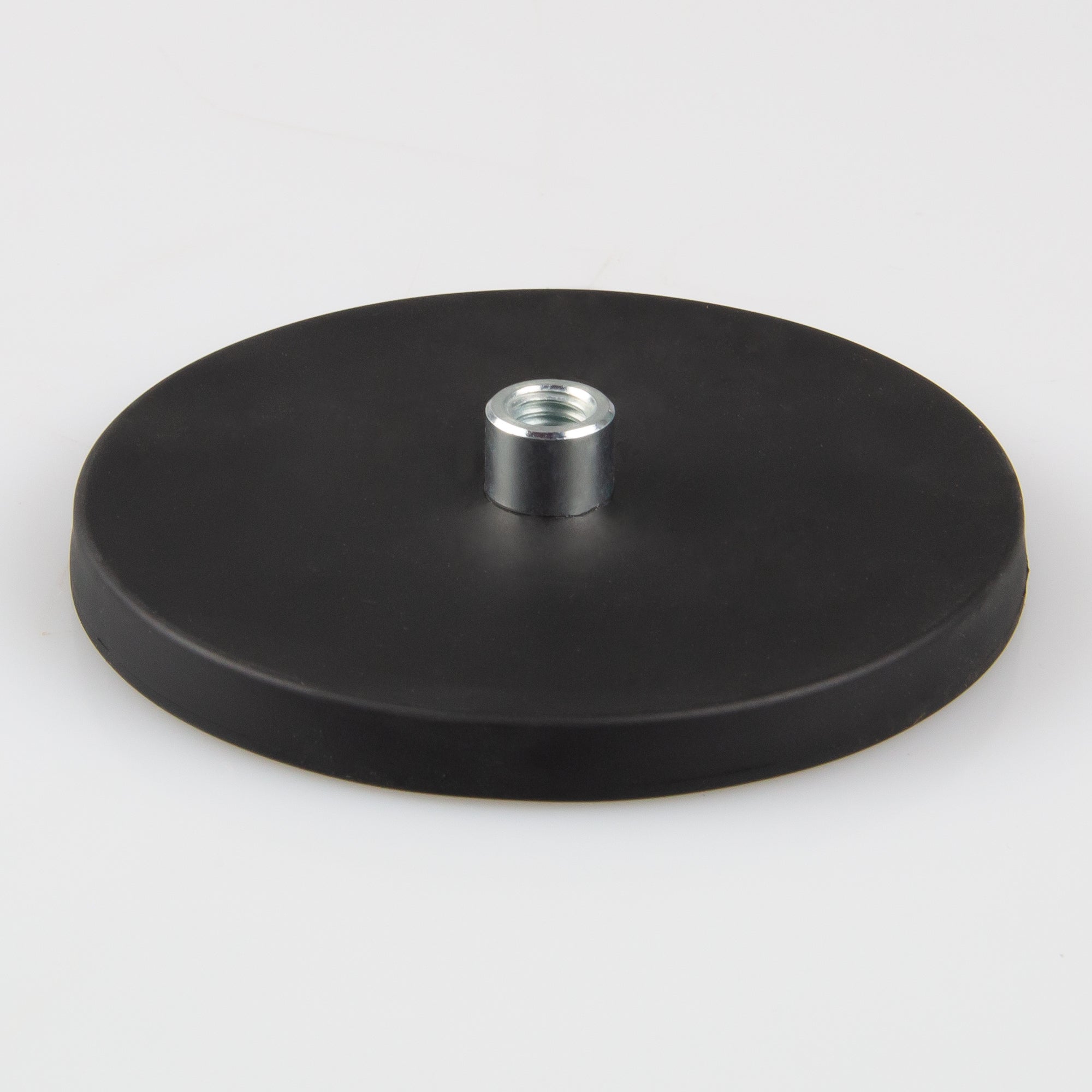 Gummiertes schwarzes Magnetsystem Ø88x8,5mm mit Gewindebuchse M8