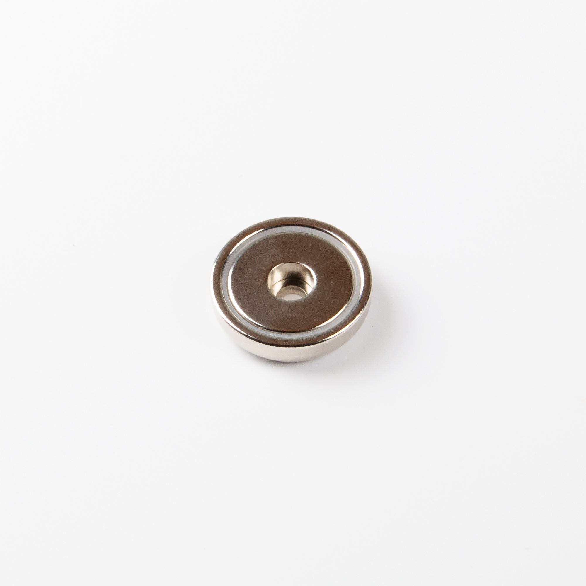 Topfmagnete aus SmCo, Stahlgehäuse, mit Bohrung und Senkung, verzinkt Topfmagnete aus SmCo, Stahlgehäuse, mit Bohrung und Senkung, verzinkt