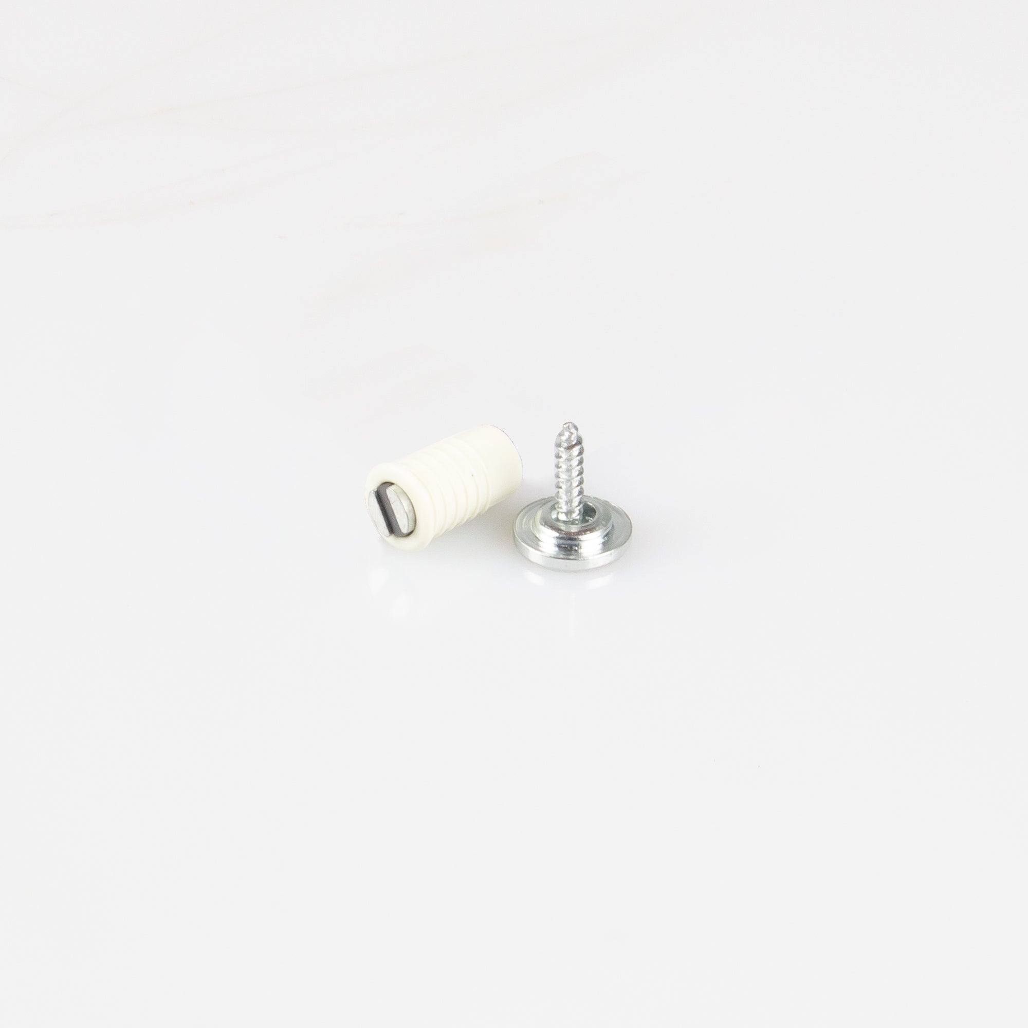 Hettich Magnetschnäpper weiss, 15 x 14mm, Haltekraft 5kg, à 4 Stk Hettich Magnetschnäpper weiss, 15 x 14mm, Haltekraft 5kg, à 4 Stk