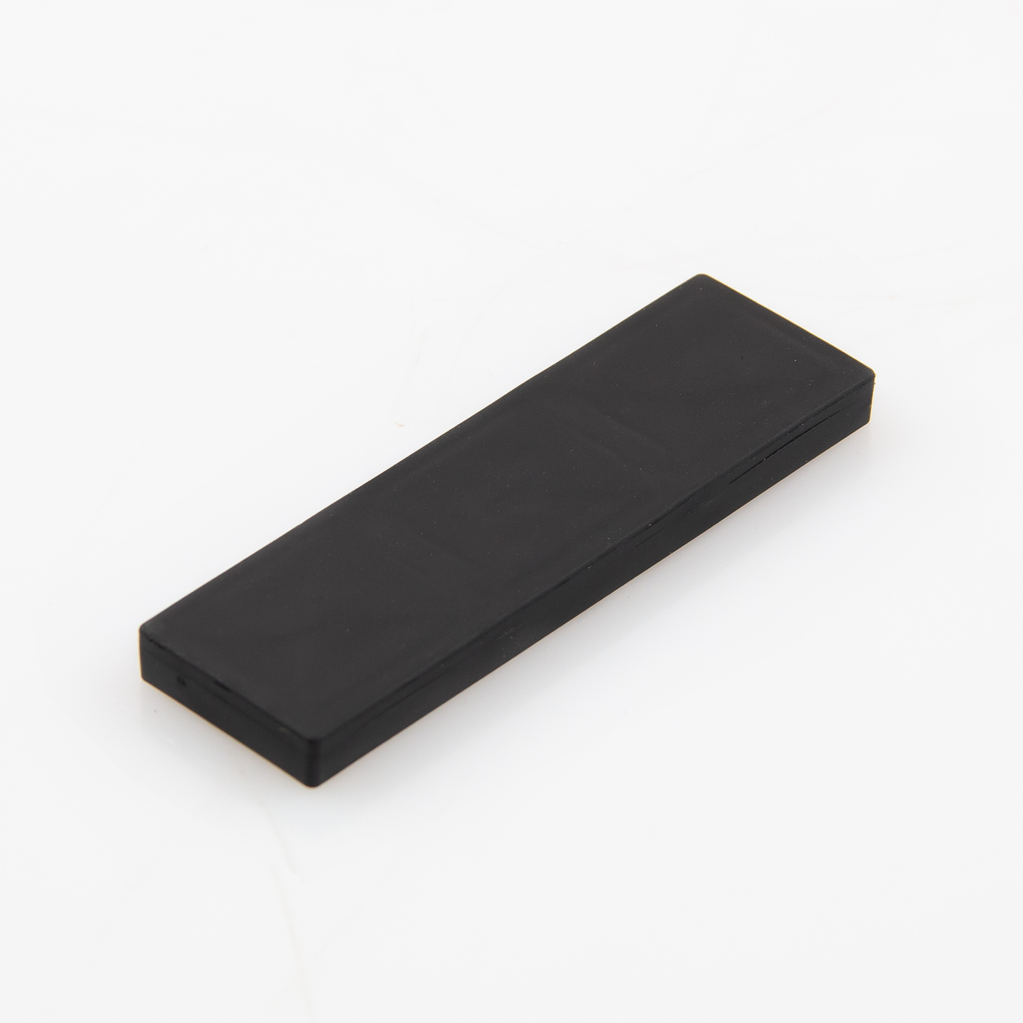 Gummiertes Magnetsystem 75x22,5x6mm mit Innengewinde M4, Farbe: schwarz