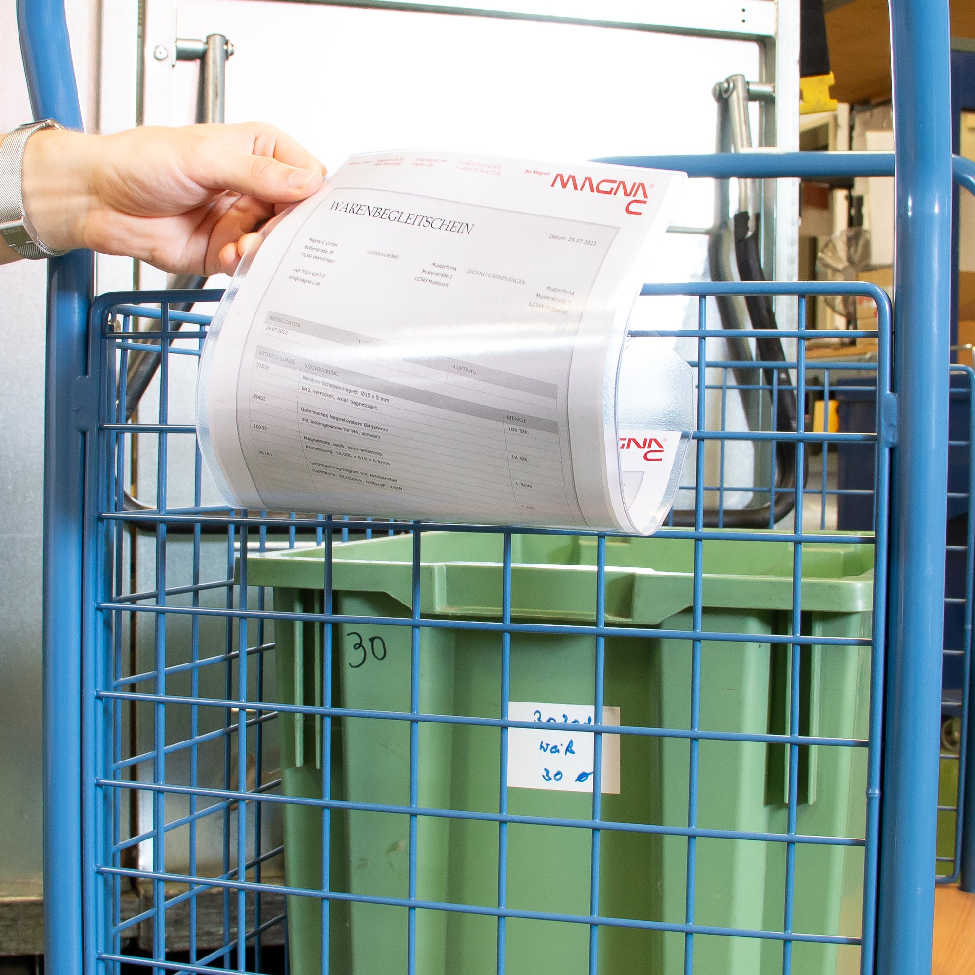 Transparente Magnettasche für DIN A4 hoch an Gitterbox