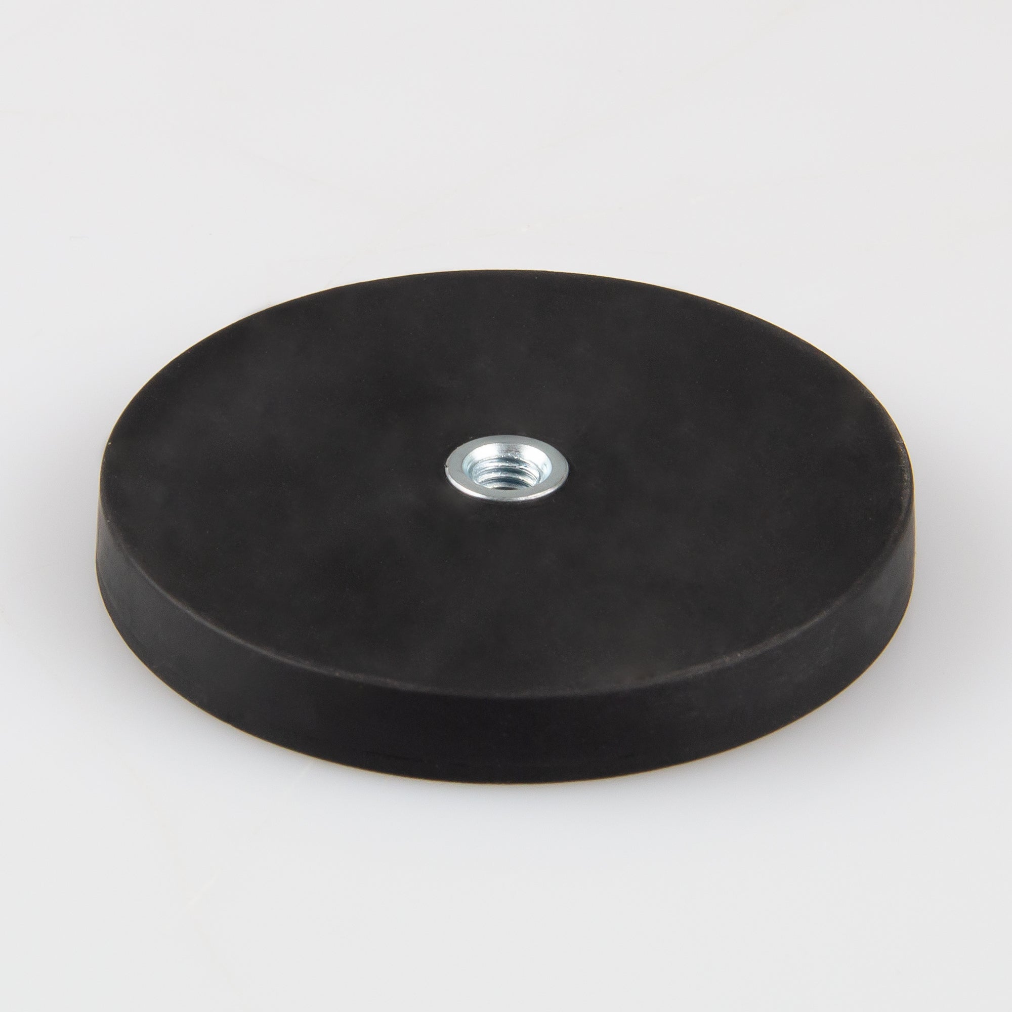 Gummiertes schwarzes Magnetsystem Ø66x8,5mm mit Innengewinde M6