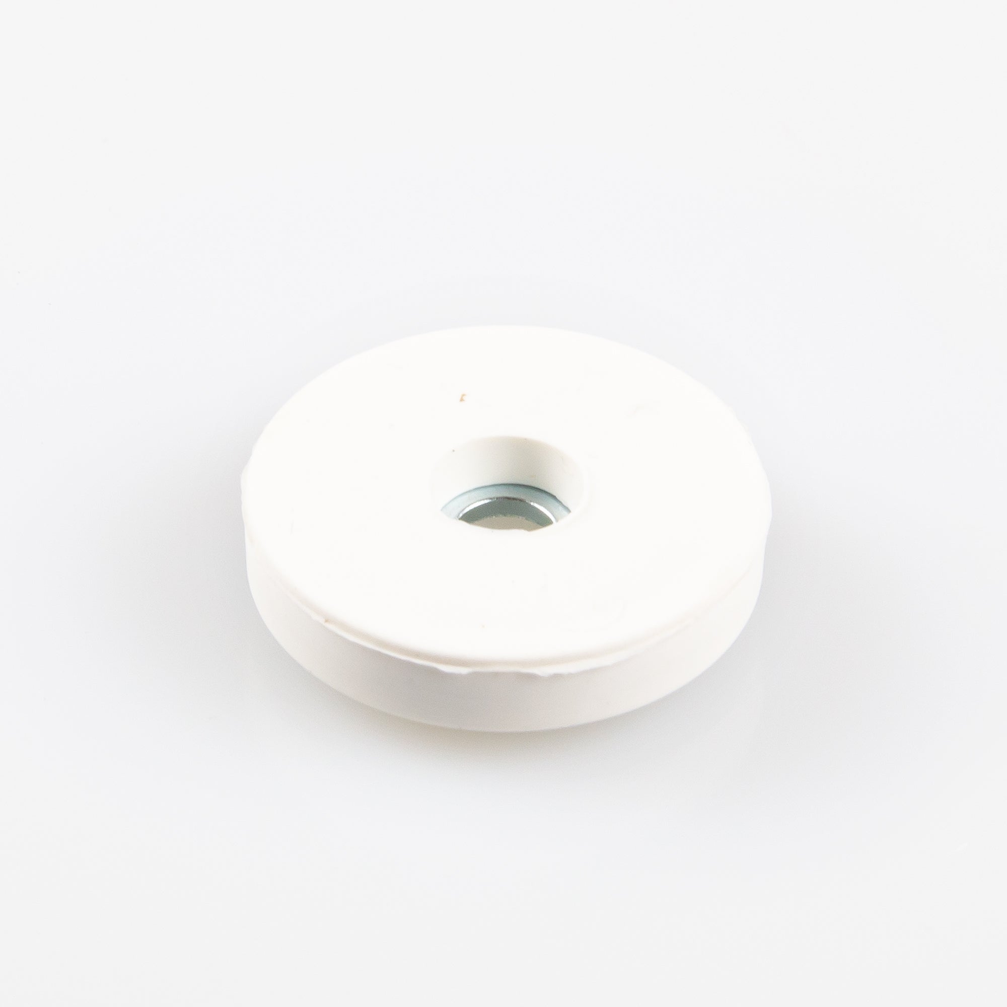 Gummierter Magnet Ø31x6mm mit zylindrischer Senkung Haftfläche