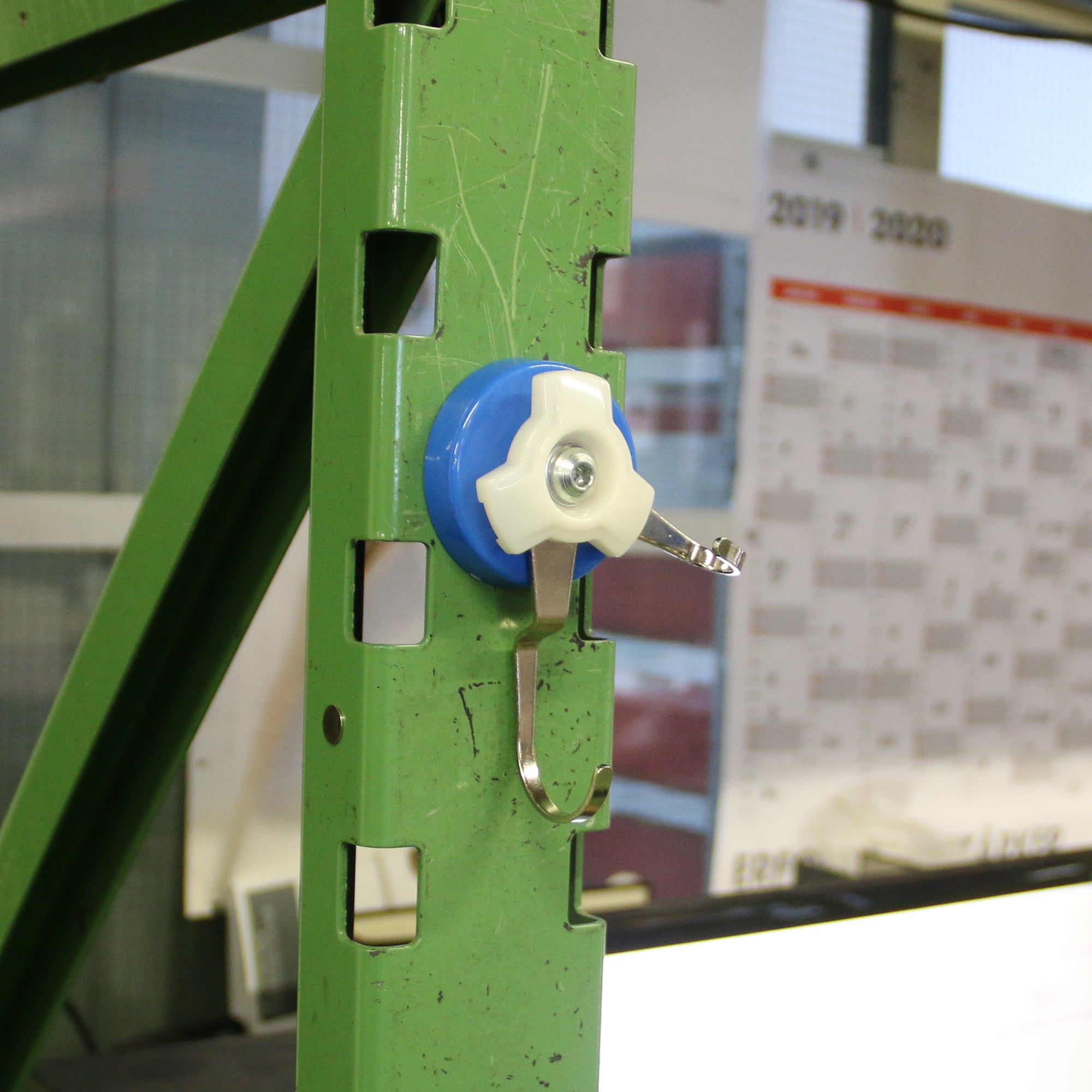 Magnetischer Doppelhaken Ø56mm Haftfläche Anwendung