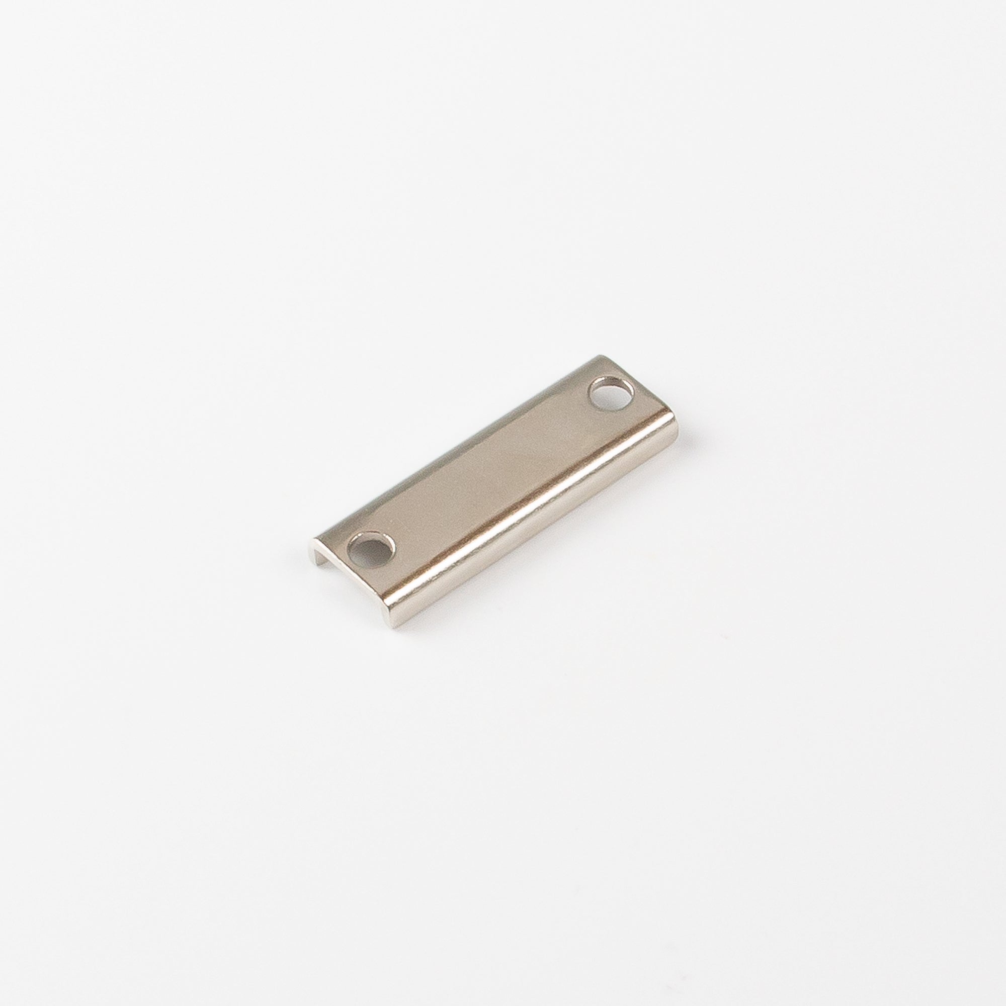 Flachleiste mit Neodymkern 45x15x5mm im langen U-Profil mit seitlichen Bohrungen