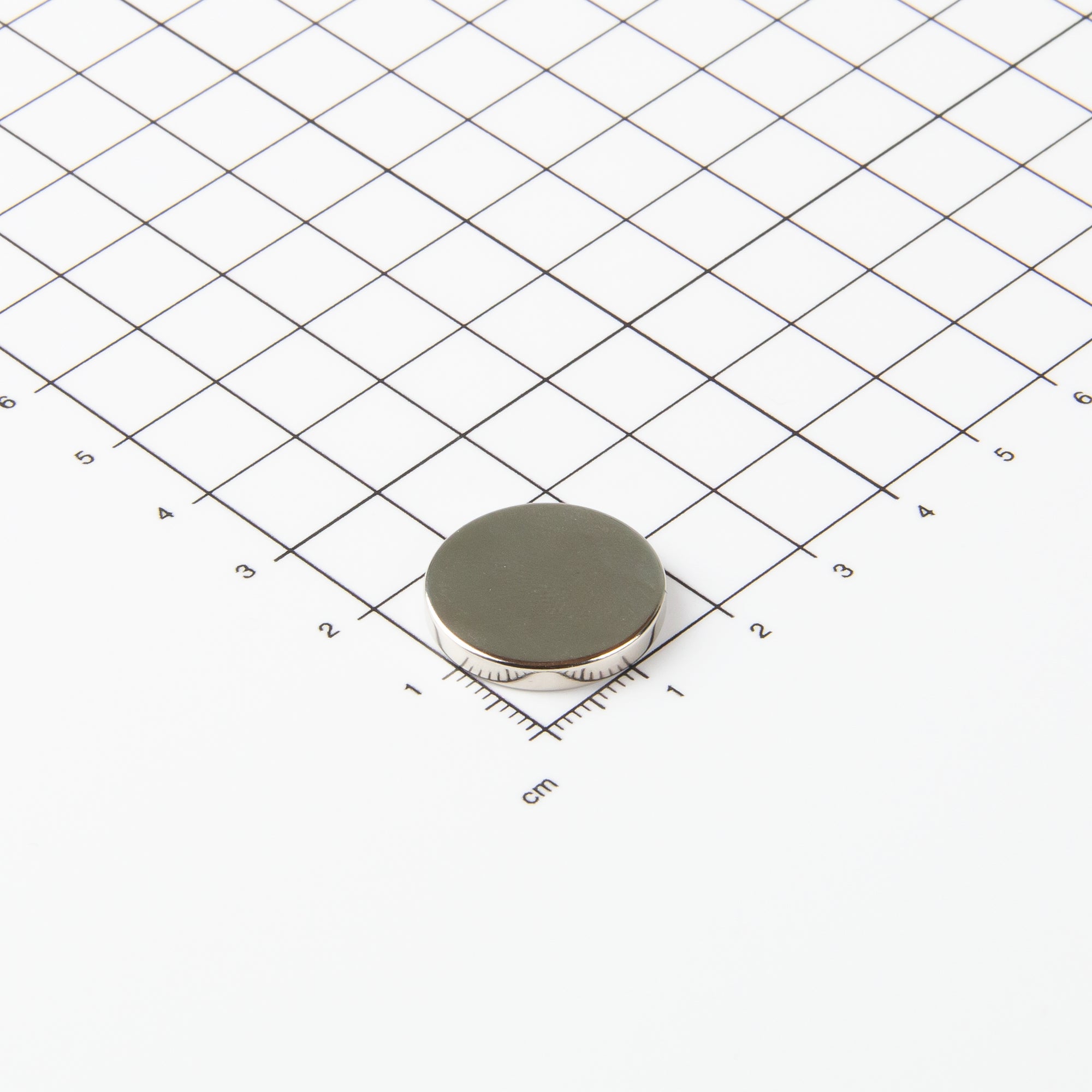 Flacher Scheibenmagnet aus Neodym mit der Abmessung Ø20x3mm
